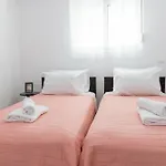 Katerina & Stefanos Family Apartments